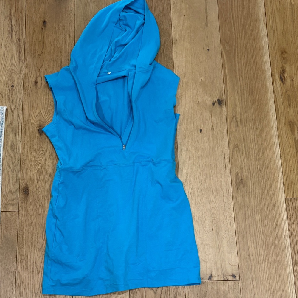 Sleeveless Hooded Athletic dress in Bright Turquoise
